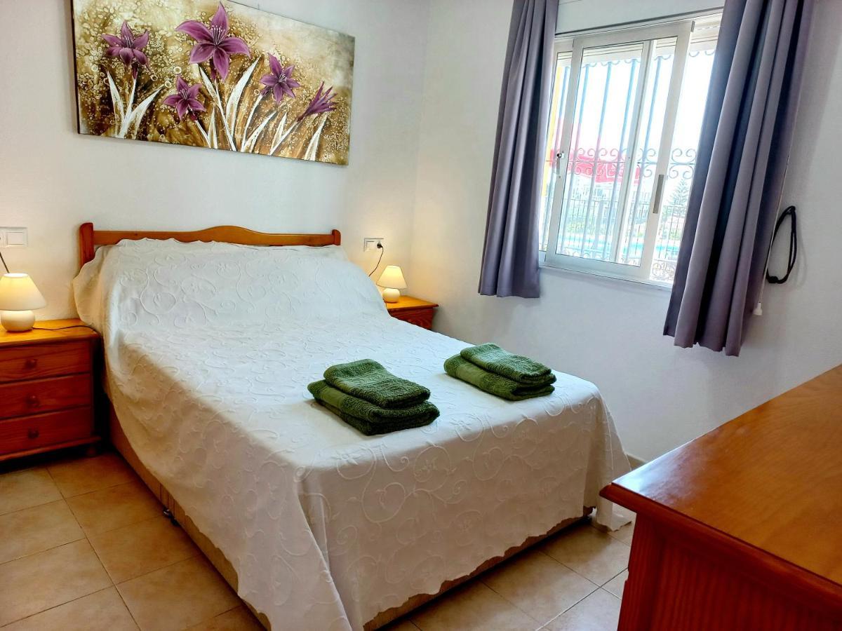 Ground Floor Apartment - Opposite Pool C Оріуела Екстер'єр фото